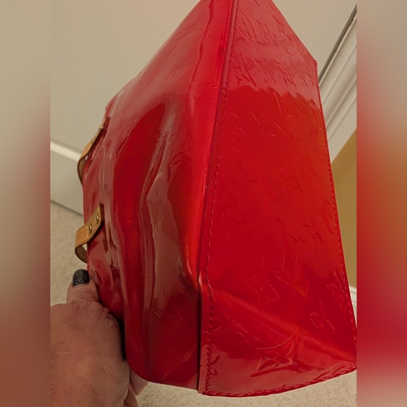 Louis Vuitton Red Vernis Monogram Bag W/Vachetta Handles In EUC - Picture 4 of 16